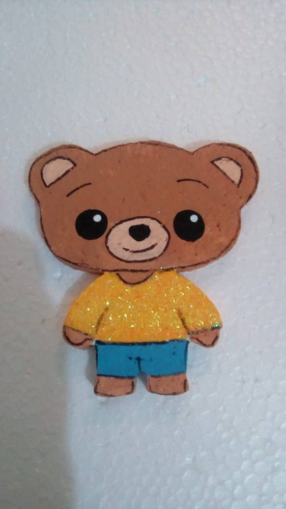 Figura de osito en telgopor pintado